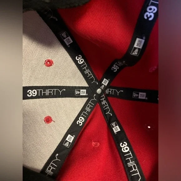 Calgary Flames hat - Picture 2 of 4